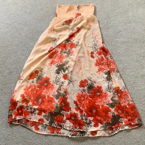 Gorgeous Summer Dress - Picture 1 of 3